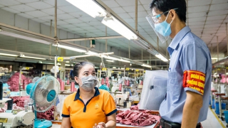 Các cơ sở lao động phải tổ chức xét nghiệm COVID-19 cho công nhân