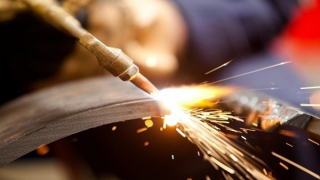Hiểm họa cháy nổ do bất cẩn trong lúc hàn cắt kim loại