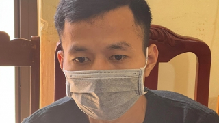 Bốn đối tượng đốt 2 xe ô tô để... trả thù