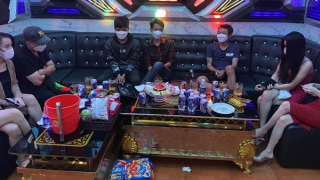 Nhiều quán karaoke ở Biên Hòa hoạt động vi phạm quy định phòng, chống dịch