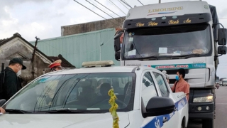 Phạt tài xế và chủ phương tiện không chấp hành hiệu lệnh kiểm tra của CSGT