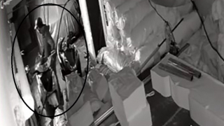 Đi mua thuốc lá quên đóng cửa, "bay" luôn chiếc SH trị giá gần 300 triệu