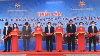 Tuyên truyền về dân tộc, tôn giáo qua triển lãm lưu động