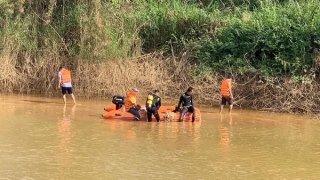 Bé trai 13 tuổi rơi xuống sông mất tích