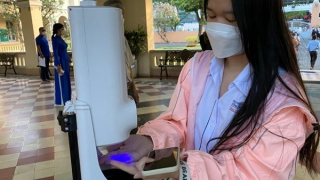 Ngày đầu học sinh TP Hồ Chí Minh đến trường trở lại