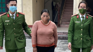 Con bạc nữ "bùng" gần 100 triệu đồng tiền nem, giò, chả