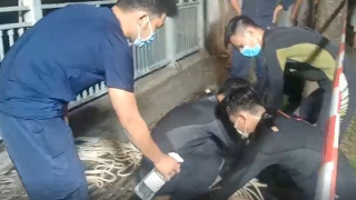 Xuyên đêm cứu nạn nhân nhảy kênh và người tâm thần mắc kẹt trong nhà