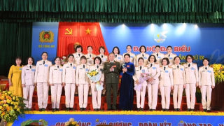 Tô thắm truyền thống “Anh hùng, bất khuất, trung hậu, đảm đang” của Phụ nữ Việt Nam