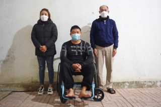 Ngồi xe lăn điều hành đường dây đánh bạc online tiền tỷ