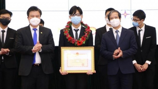 Tuyên dương học sinh đoạt giải Olympic và Khoa học kỹ thuật quốc tế năm 2021