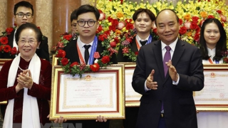 Chủ tịch nước trao Huân chương Lao động tặng học sinh đoạt giải Olympic quốc tế