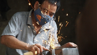 Lửa thắp sáng núi Hồng