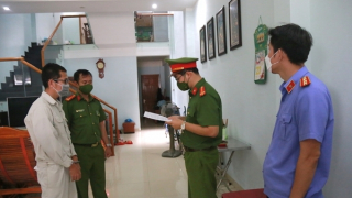 Nhân viên bán hàng giả giấy tờ chiếm đoạt tiền tỷ của công ty