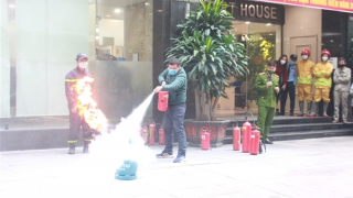 Công an quận Hoàn Kiếm tập huấn, diễn tập phòng cháy chữa cháy và cứu nạn cứu hộ