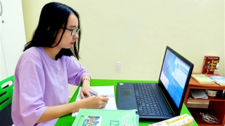 Hà Nội thêm 6 quận cho học sinh lớp 6 và 12 học trực tuyến