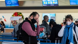 Hàng nghìn chuyến bay bị hủy trong dịp Giáng sinh ở Mỹ vì dịch bệnh