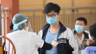 Hà Nội yêu cầu người nhập cảnh chưa tiêm đủ vaccine phải cách ly 7 ngày