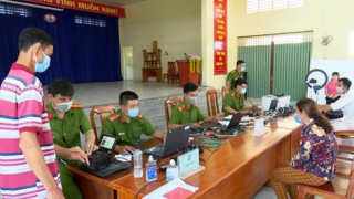 Vừa gấp rút triển khai hai dự án lớn, vừa triển khai hiệu quả các ứng dụng quản lý công dân vùng dịch