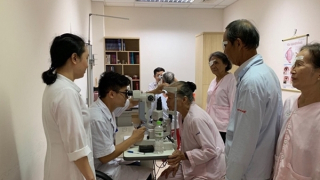 Già hóa dân số và nỗi lo bệnh tật kép