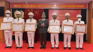 Đổi mới tư duy nhằm nâng cao hiệu quả công tác giáo dục chính trị, tư tưởng