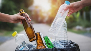 Không đánh trống bỏ dùi