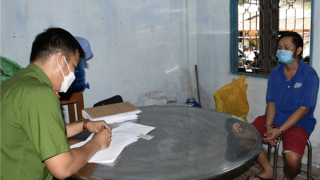 Bé gái 11 tuổi bị bạn trai quen qua mạng xâm hại