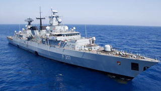 Ngắm tàu Hải quân Đức lần đầu tới thăm Việt Nam