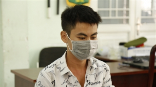 Giả Công an cưỡng đoạt tài sản của gái mại dâm