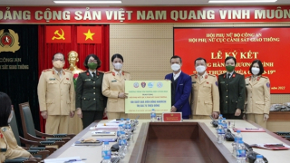 Đồng hành chương trình “Yêu thương mùa COVID-19”