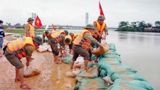 Xây dựng lực lượng chuyên trách và kiêm nhiệm ứng phó thiên tai, tìm kiếm cứu nạn