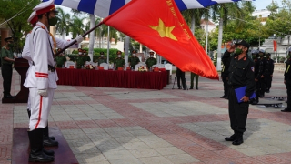 Công bố quyết định Công an xã chính quy và ra mắt Tiểu đoàn cảnh sát Cơ động dự bị chiến đấu