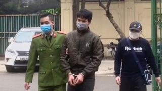 Tên cướp dùng dao cứa cổ tài xế taxi khai gì tại cơ quan Công an?