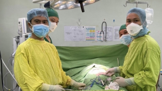 Cứu sống 2 người bị đứt đôi dạ dày, vỡ gan