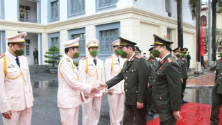 Đổi mới việc dạy học, quan tâm phát triển toàn diện đội ngũ cán bộ, giảng viên