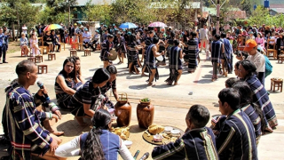 Langbiang vào mùa “bắt “chồng