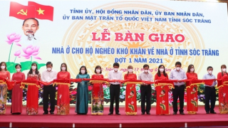 Trao tặng 849 căn nhà đại đoàn kết