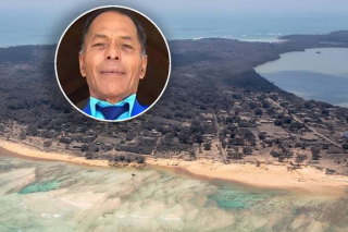 Sống sót kỳ diệu sau 27 tiếng bơi trên biển