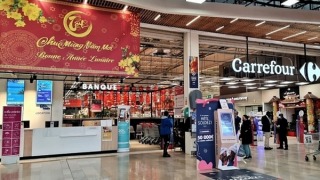 Vinh danh "Tết Việt" tại siêu thị Pháp