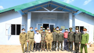 Bàn giao 3 trụ sở làm việc cho Công an nước bạn Lào