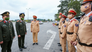 Thứ trưởng Trần Quốc Tỏ kiểm tra công tác bảo đảm ATGT trên cao tốc