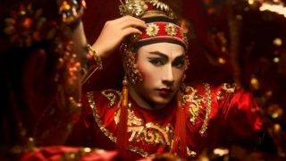 Níu người trẻ trở lại với cải lương