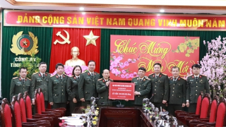 Học viện chính trị CAND trao tặng 500 triệu đồng xây dựng 10 căn nhà tình nghĩa