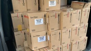 Khởi tố 2 phụ nữ buôn bán hàng giả