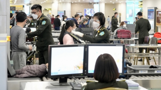 Yêu cầu làm rõ giá vé máy bay về TP.HCM tăng cao sau Tết