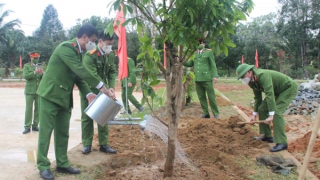 Trại giam Bình Điền ra quân trồng hơn 16 nghìn cây xanh