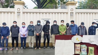 Triệt phá sới bạc dưới hình thức xóc đĩa, bắt giữ 13 đối tượng