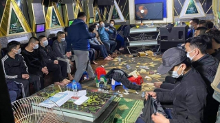 Xóa nhiều tụ điểm cờ bạc trong “tháng ăn chơi”