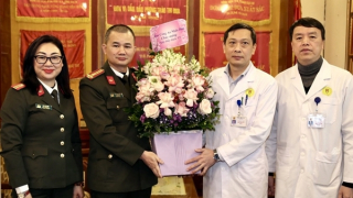 Báo CAND chúc mừng Ngày Thầy thuốc Việt Nam