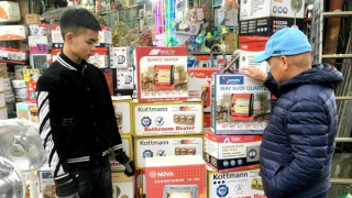 Máy sưởi, máy sấy hút khách