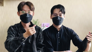 Chuyện của những lọn tóc buộc chun vàng…